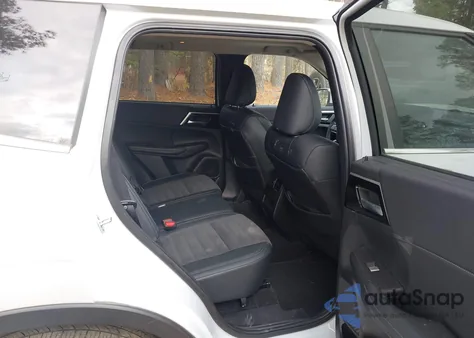 2023 Mitsubishi Outlander Se 2.5 2Wd z USA, uszkodzony, nr VIN JA4J3UA85PZ058418